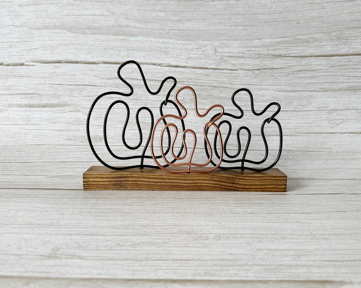 Pumpkin Trio Wire Art Sign