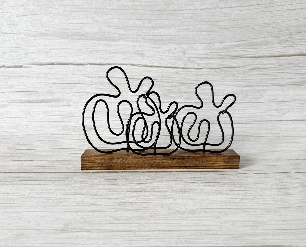 Pumpkin Trio Wire Art Sign