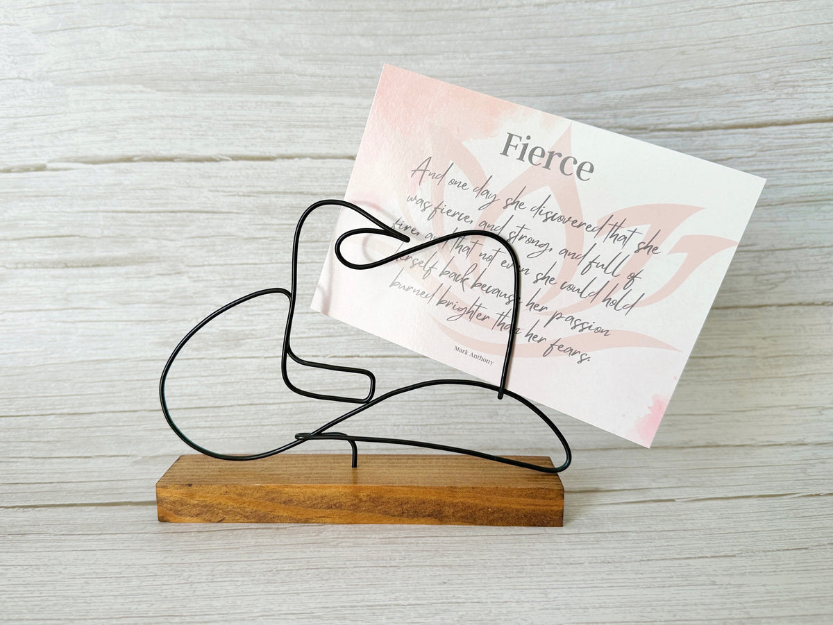 Handcrafted Wire Cowboy Hat Photo Holder – Western Home Décor