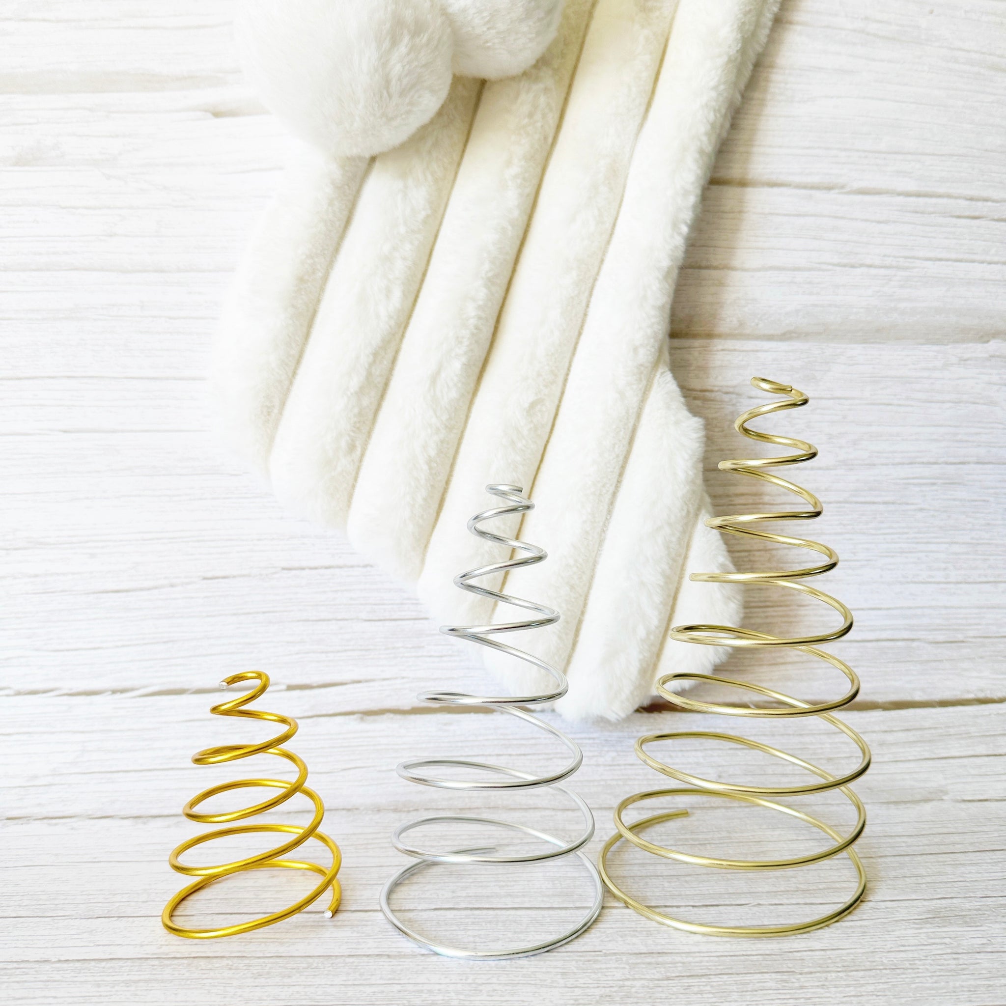 Spiral Wire Christmas Trees – Set of 3 Minimalist Holiday Decorations